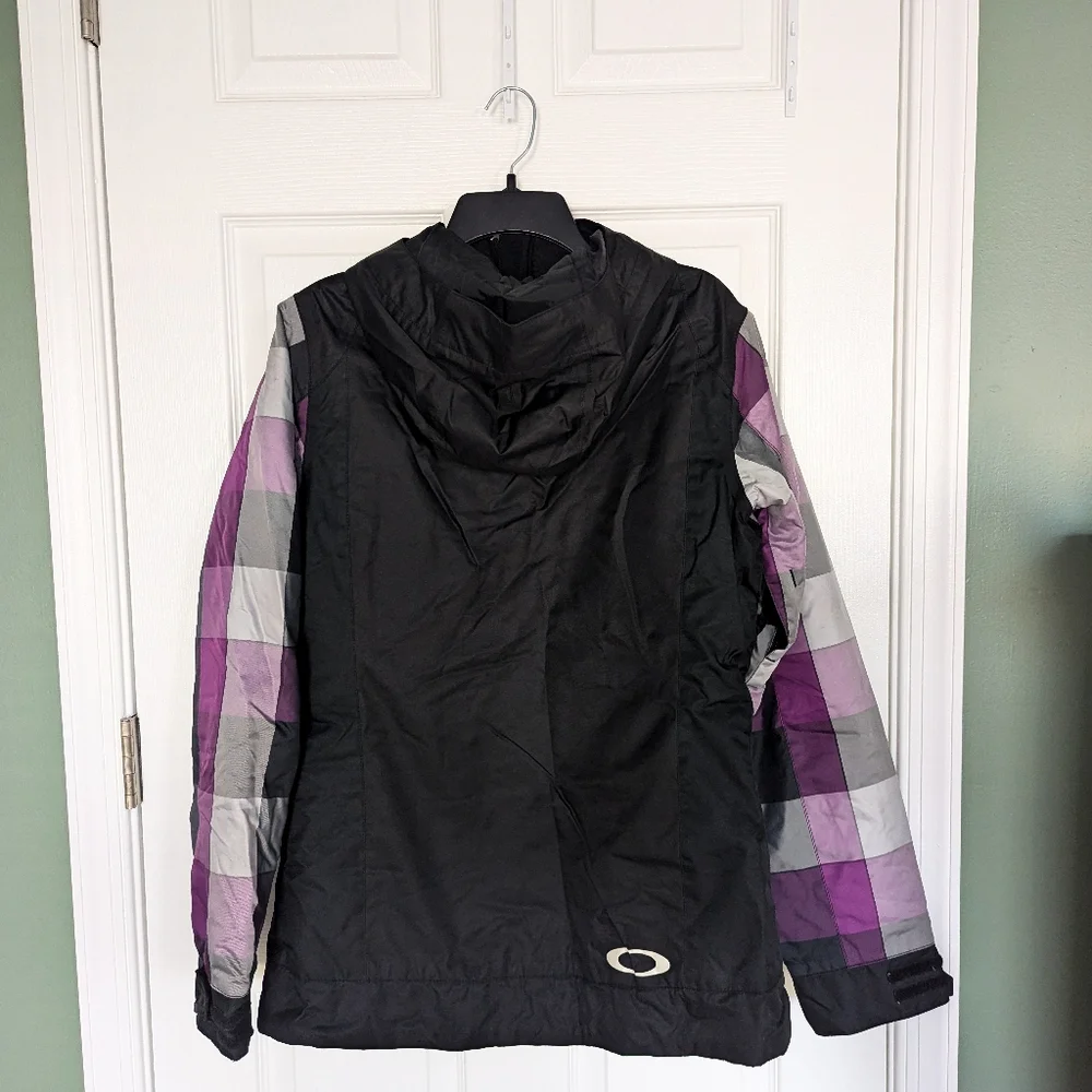 Oakley Ski/Snowboard Jacket - Picture 3 of 3